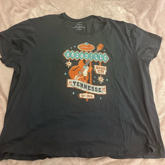 Torrid • NASHVILLE TN MUSIC CITY graphic relaxed tee - Picture 1 of 4